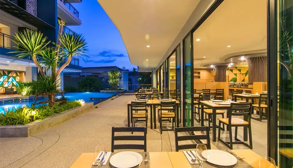 هتل آوا سی ریزورت